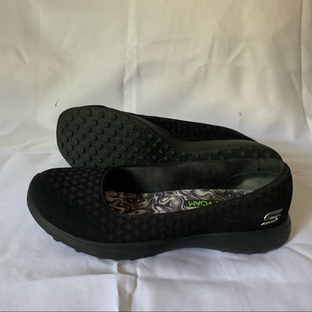 Sketchers go walk dress shoes brand new!!